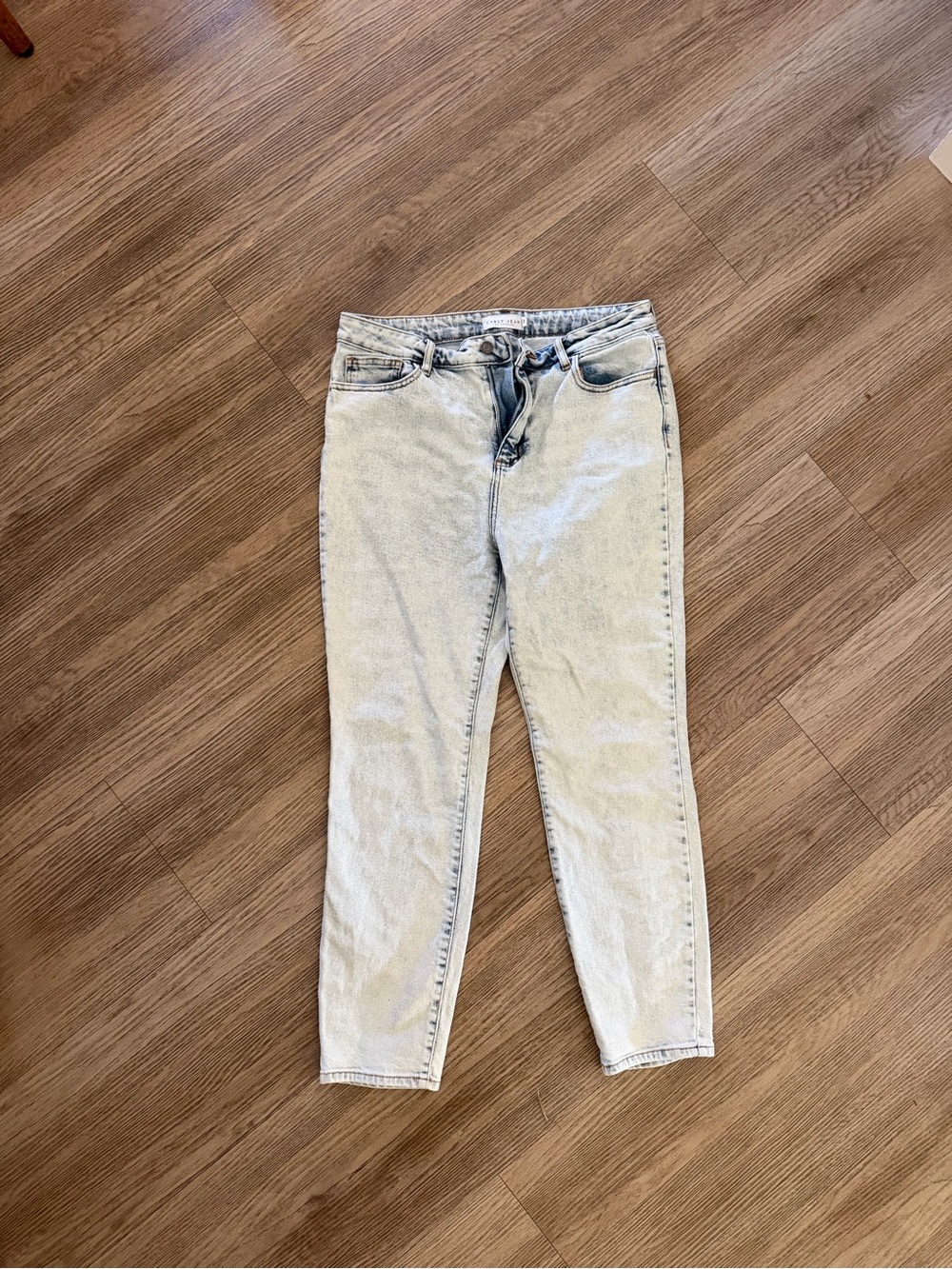 Carly Jean Los Angeles Light Wash Straight Leg Jeans